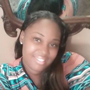 Meet your Posher, Latoya